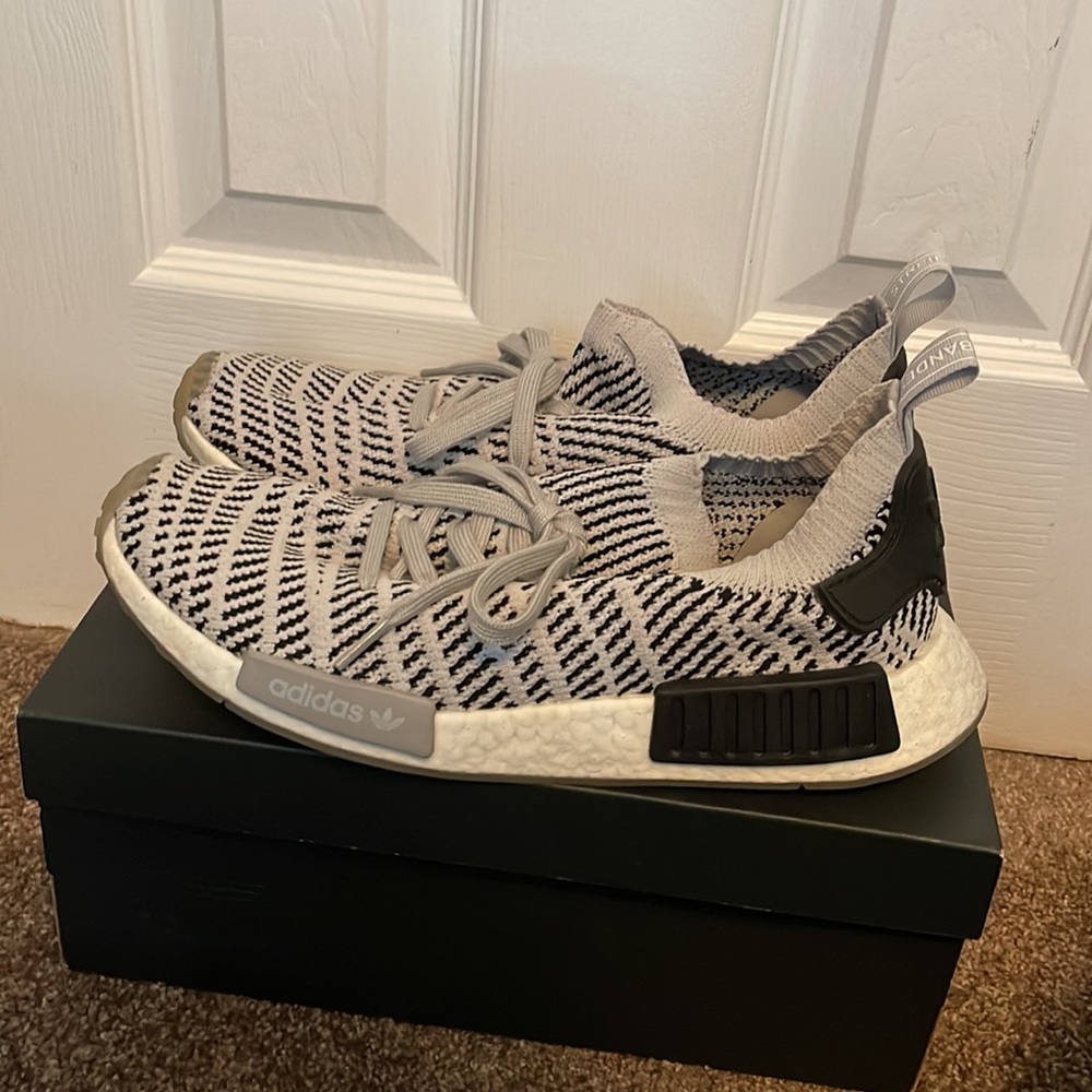 Adidas NMD R1 STLT PK